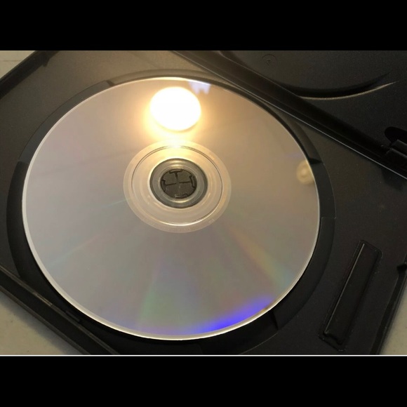 James Bond in Casino Royale (DVD, 2007, 2-Disc Set, Widescreen Edition PG-13) - Picture 7 of 10